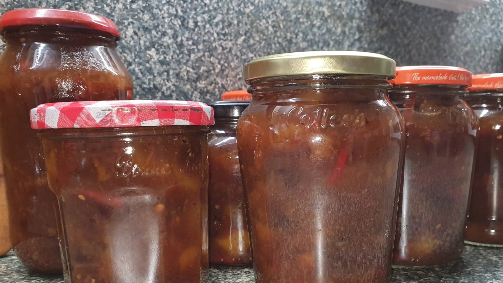 photo of the finished chutney, jarred